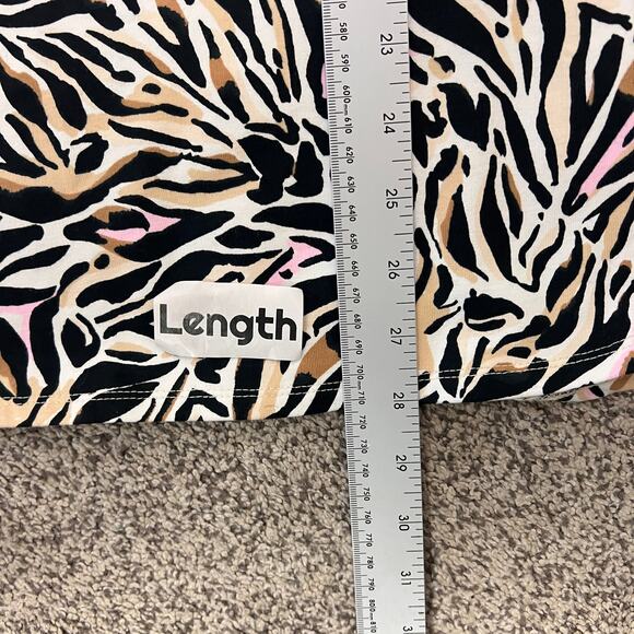 Lilly Pulitzer Womens M Luxletic Blythe UPF Can You Zee Me Zebra Pullover Top - Picture 9 of 9